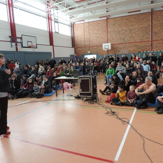 turnhalle-schklziger Montessori-Schulzentrum Leipzig - Neuigkeiten - Freude - Arbeit - Stolz
